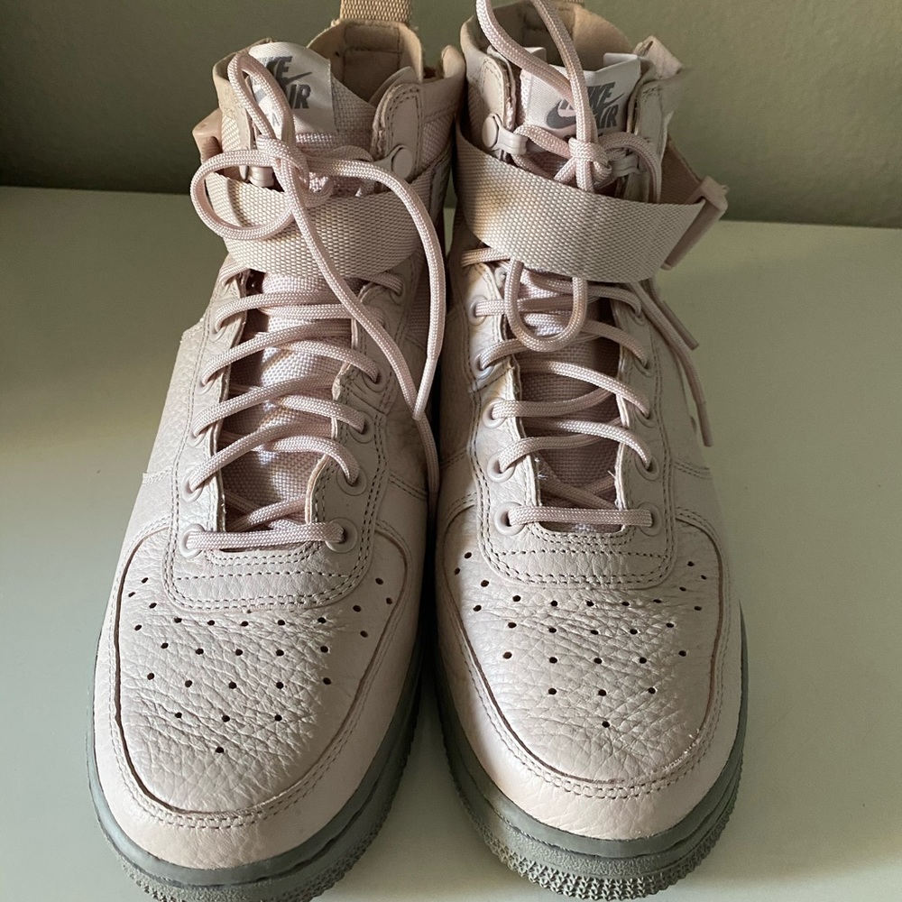 Nike SF Air Force 1 Mid Women's Boot size 8.5